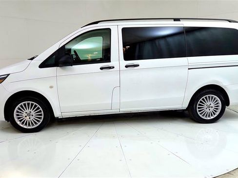 Used 2019 Mercedes-Benz Metris Passenger image 5