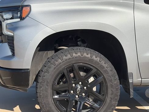 Used 2024 Chevrolet Silverado 1500 LT Trail Boss w/ Convenience Package II AWD/4WD image 5