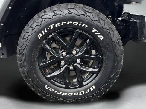 Used 2022 Jeep Gladiator Sport AWD/4WD image 24