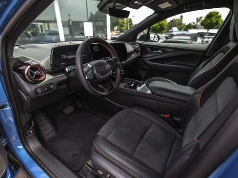 Used 2024 Chevrolet Blazer EV RS AWD/4WD image 17