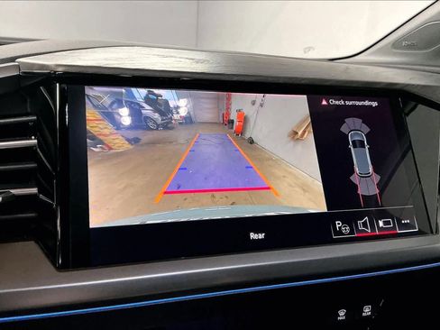 Used 2023 Audi Q4 e-tron Prestige image 23