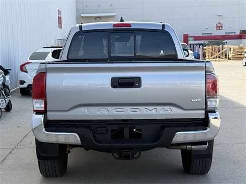 Used 2021 Toyota Tacoma TRD Off-Road w/ TRD Premium Off Road Package image 5