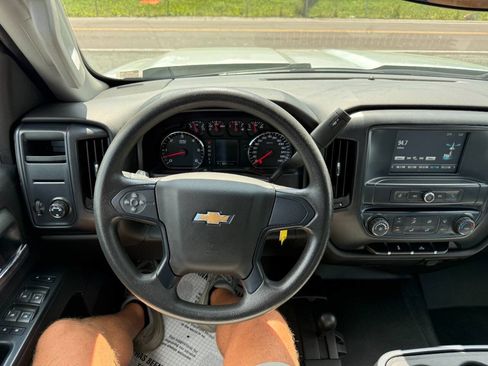 Used 2019 Chevrolet Silverado 2500 W/T AWD/4WD image 10