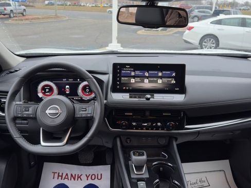 Used 2024 Nissan Rogue SL image 15