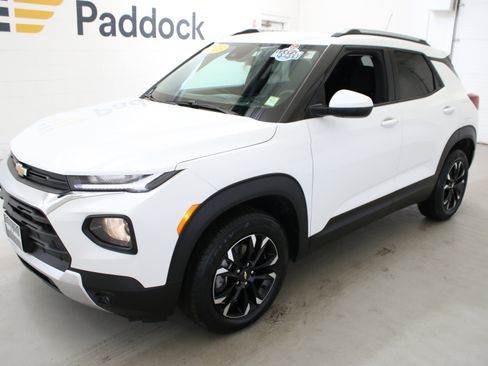 Used 2023 Chevrolet TrailBlazer LT w/ Convenience Package image 3