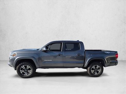 Used 2017 Toyota Tacoma TRD Sport RWD image 8