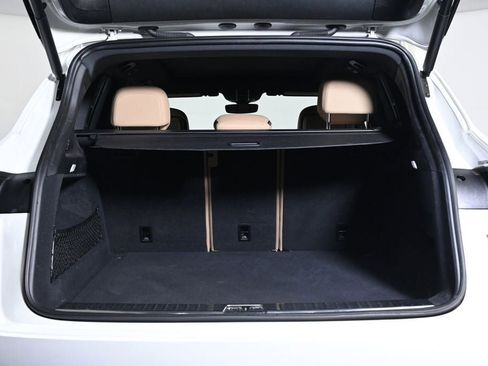 Certified 2023 Porsche Cayenne AWD/4WD image 28