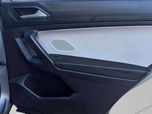 Used 2021 Volkswagen Tiguan SE R-Line w/ 3rd Row Seat Package image 11