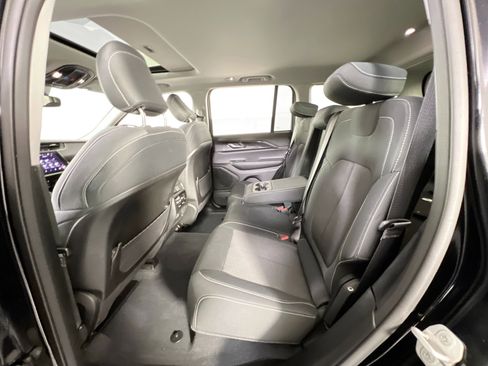 Used 2023 Jeep Grand Cherokee Laredo image 23