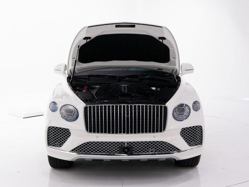 Used 2024 Bentley Bentayga Extended Wheelbase AWD/4WD image 47