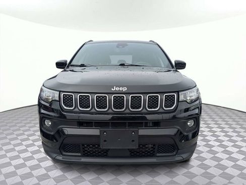 Used 2024 Jeep Compass Latitude AWD/4WD image 8