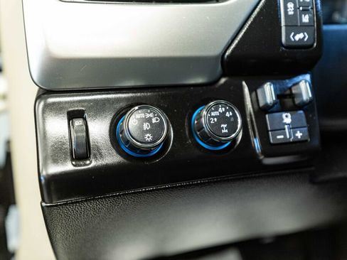 Used 2015 Chevrolet Suburban LTZ image 12