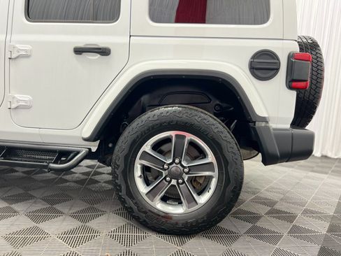Used 2019 Jeep Wrangler Unlimited Sahara w/ Safety Group AWD/4WD image 29