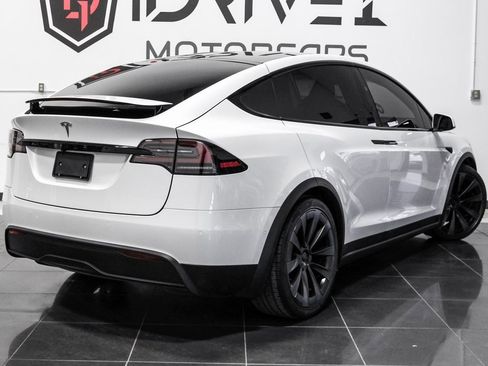 Used 2022 Tesla Model X image 11