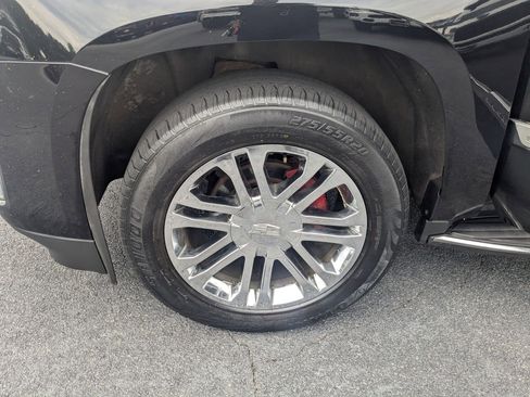 Used 2019 Cadillac Escalade Luxury AWD/4WD image 10