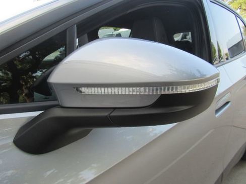 Used 2023 Volkswagen ID.4 Pro image 16