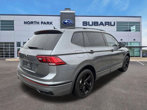 Used 2023 Volkswagen Tiguan SE R-Line FWD image 3