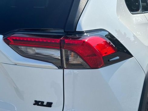 Used 2021 Toyota RAV4 XLE FWD image 17