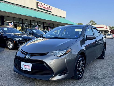 Used 2018 Toyota Corolla LE FWD image 1