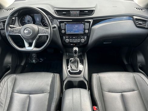 Used 2017 Nissan Rogue Sport SL w/ SL Premium Package FWD image 18