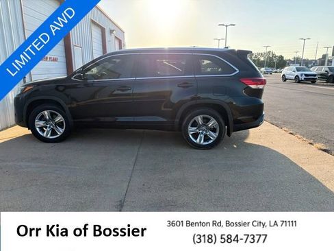 Used 2019 Toyota Highlander Limited w/ Protection Package #3 AWD/4WD image 3