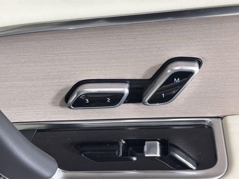 New 2026 Land Rover Range Rover SE image 33