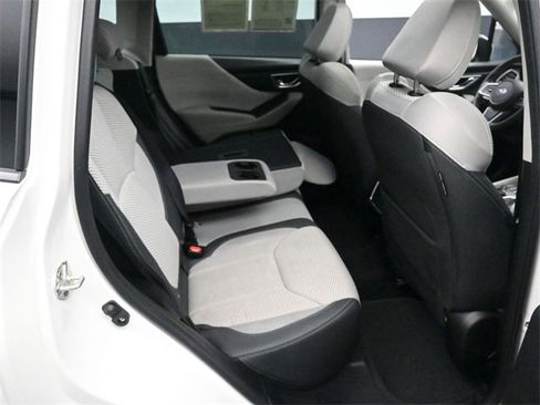 Used 2023 Subaru Forester Premium image 25