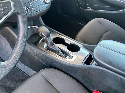 Used 2023 Chevrolet Malibu LT FWD image 17