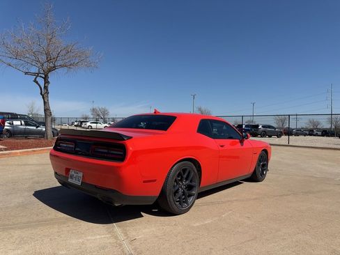 Used 2020 Dodge Challenger R/T w/ Plus Package image 5