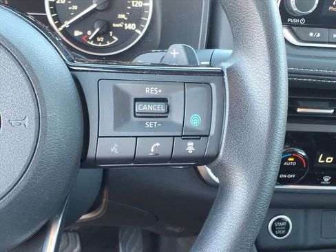 Used 2023 Nissan Rogue SV image 18