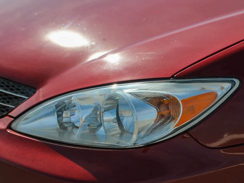 Used 2004 Toyota Camry LE image 8