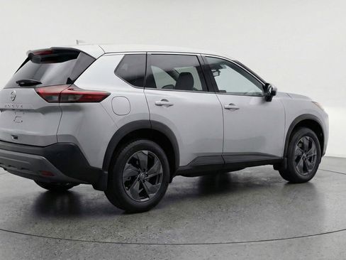 Used 2025 Nissan Rogue SV AWD/4WD image 9