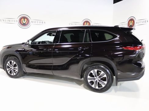 Used 2021 Toyota Highlander XLE image 27