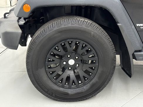 Used 2015 Jeep Wrangler Unlimited Sport w/ Quick Order Package 24S AWD/4WD image 10
