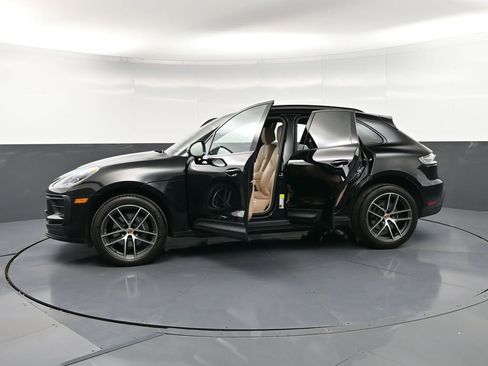Certified 2024 Porsche Macan AWD/4WD image 37