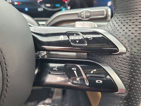 Used 2025 Mercedes-Benz GLS 450 4MATIC image 27