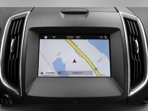 Certified 2019 Ford Edge Titanium w/ Cold Weather Package image 14