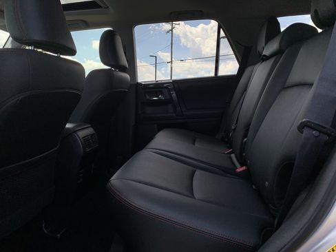Used 2019 Toyota 4Runner TRD Off-Road Premium AWD/4WD image 32