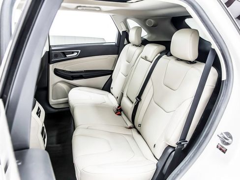 Used 2019 Ford Edge Titanium FWD image 29