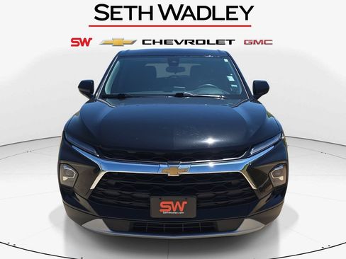 Used 2026 Chevrolet Blazer LT FWD image 2