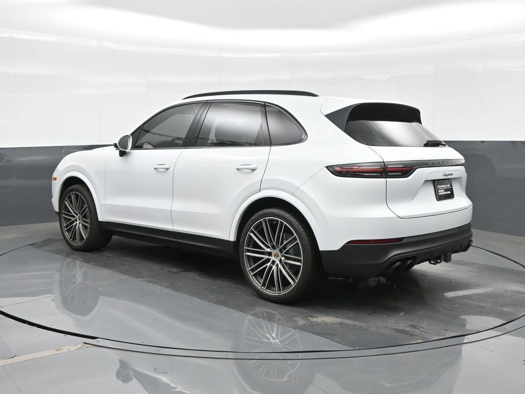 Certified 2023 Porsche Cayenne Platinum Edition AWD/4WD image 3