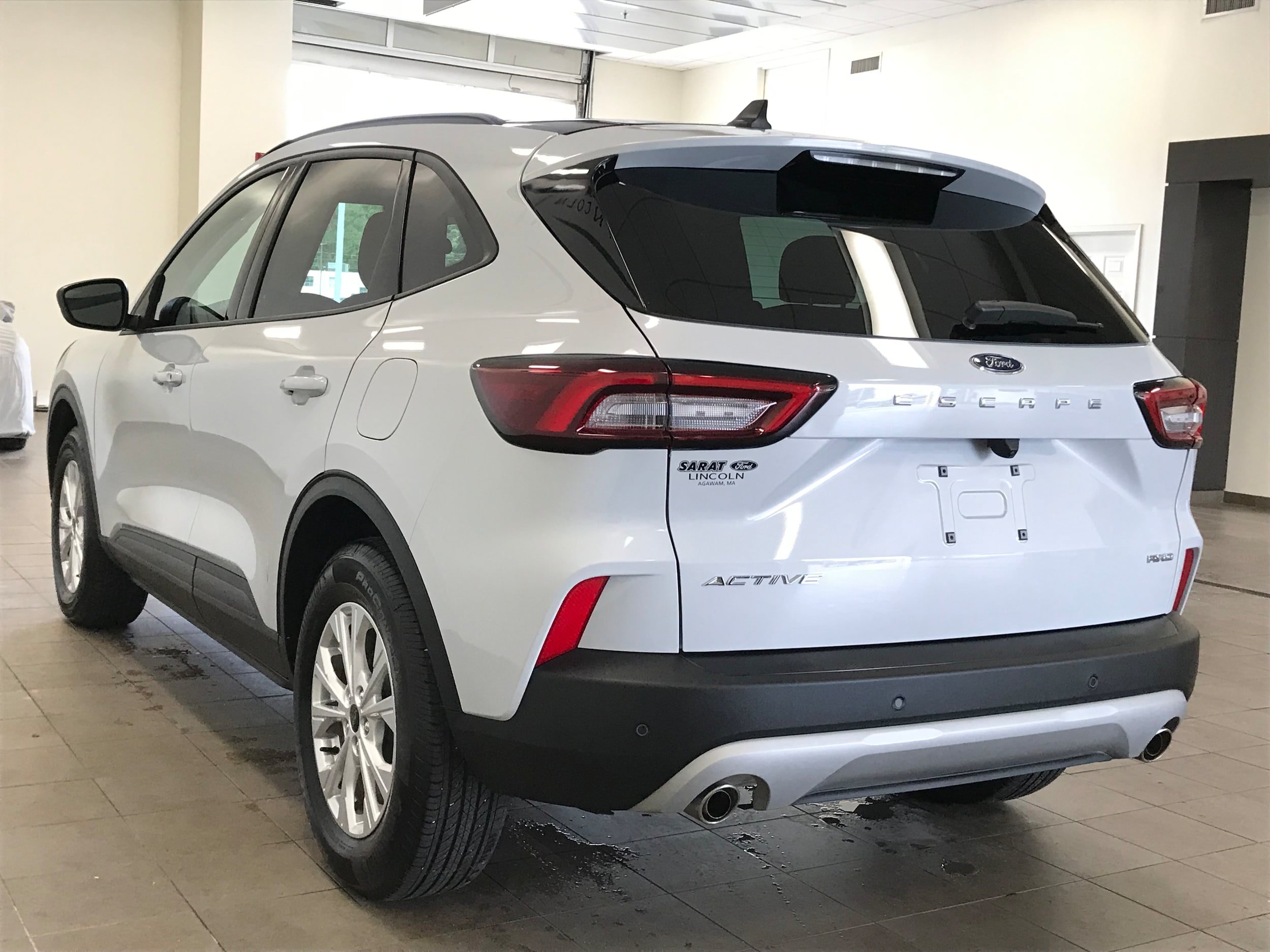 Used 2026 Ford Escape Active w/ Active Premium Tech Pack AWD/4WD image 5