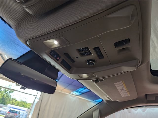 Used 2019 Cadillac Escalade Luxury AWD/4WD image 14