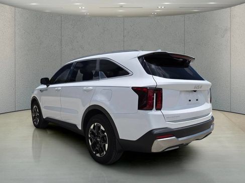 Used 2025 Kia Sorento S w/ Panoramic Sunroof Package FWD image 7