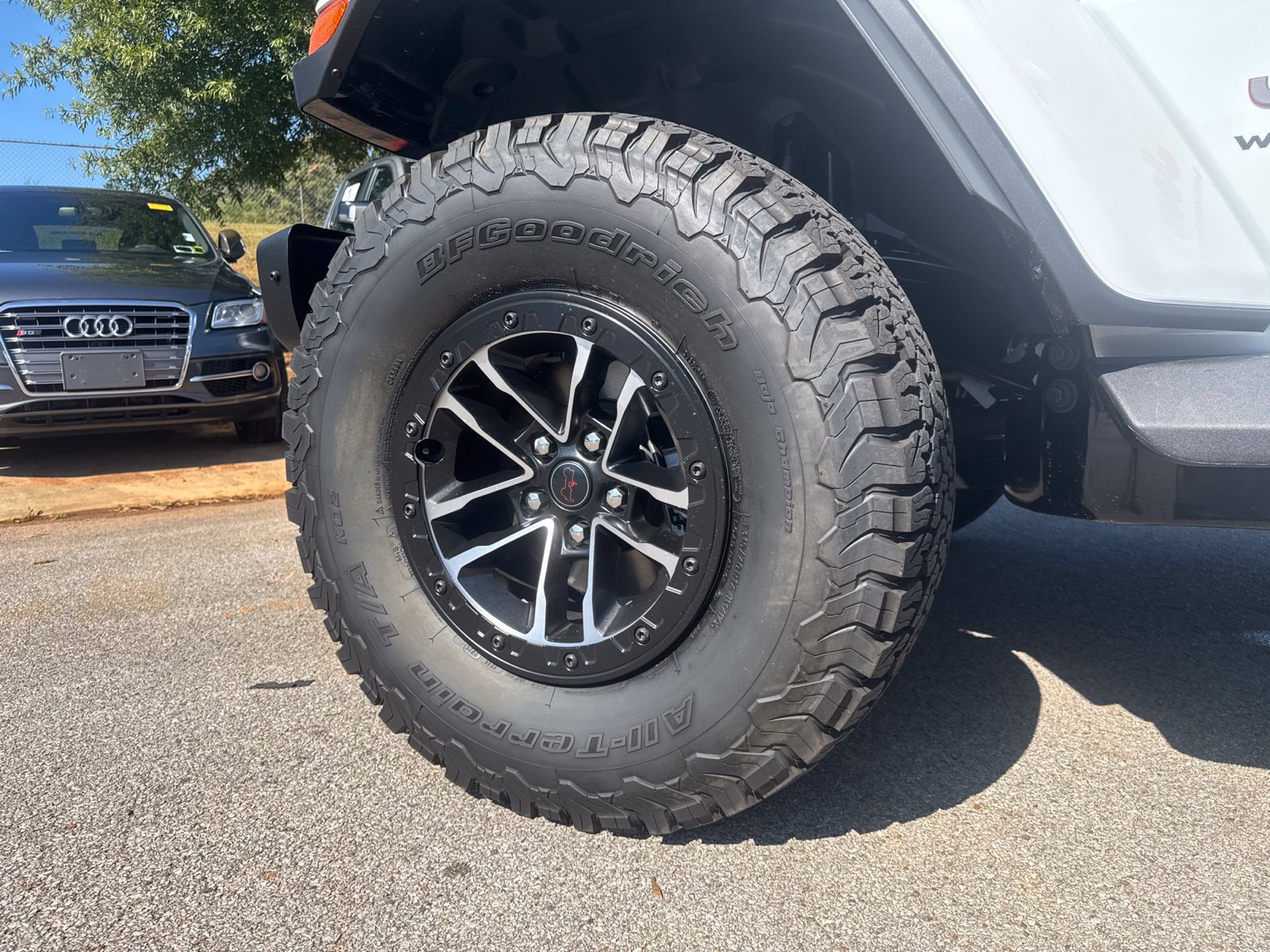 Used 2026 Jeep Wrangler Unlimited Rubicon AWD/4WD image 9