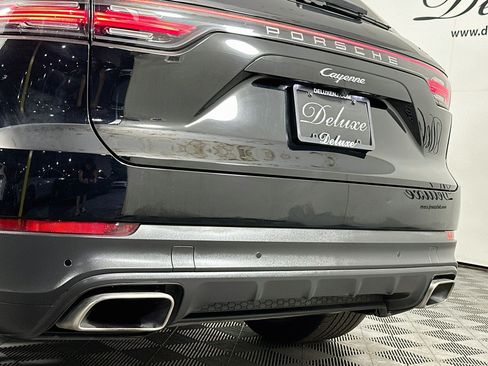 Used 2023 Porsche Cayenne w/ Premium Package AWD/4WD image 25