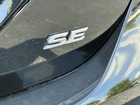 Used 2024 Toyota Camry SE FWD image 10