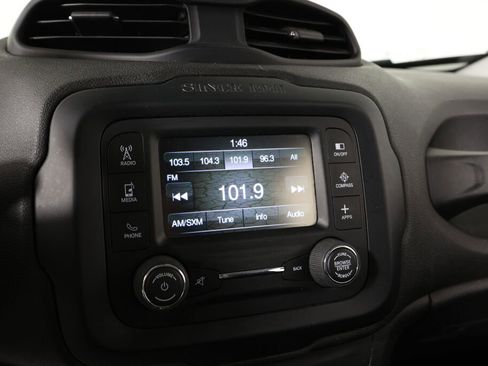 Used 2017 Jeep Renegade Latitude AWD/4WD image 35