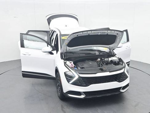 Used 2025 Kia Sportage LX AWD/4WD image 37