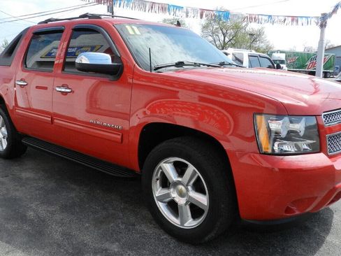 Used 2011 Chevrolet Avalanche LS w/ Regional Value Package image 5